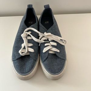 H&M Big Kid Sneakers, Size 3.5 (EU 35)